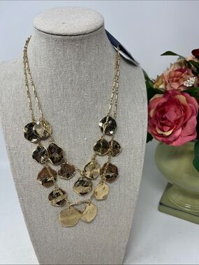 UNIVERSAL THREAD SAND DOLLAR CHARM GOLD DOUBLE NECKLACE TWO NECKLACES NWT
